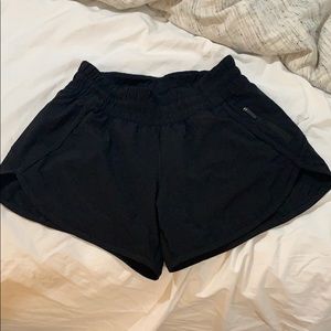 Lululemon Tracker Short V 4”